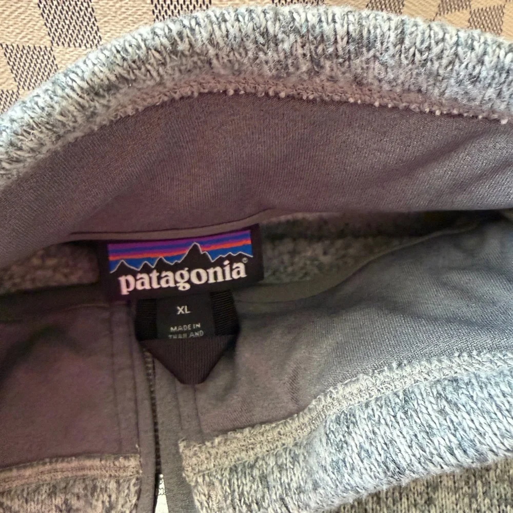 Patagonia Men's Heathered Gray Zip-Up Sweater - Picture 4 of 4